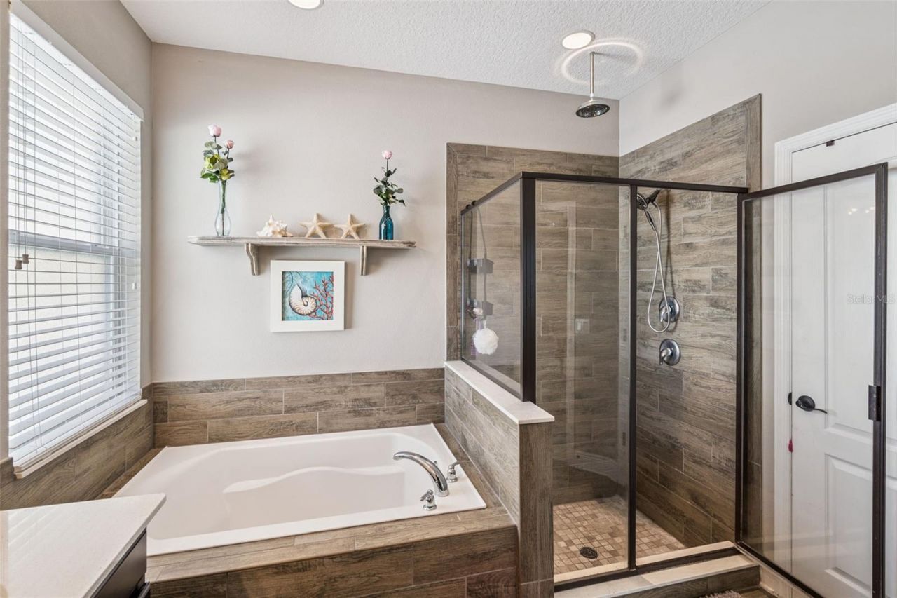 2496 Plumadore Drive, Grand Island, FL 32735 Photo