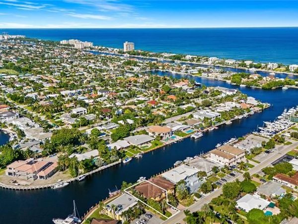 2637 NE 28th Ct, Lighthouse Point, FL 33064