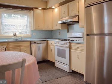 128 MARKET STREET E, WILLIAMSTOWN, PA 17098