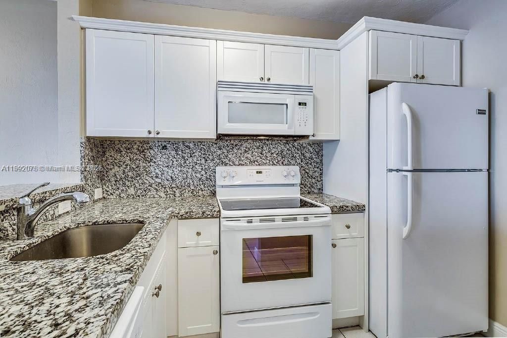 8305 SW 72nd Ave, Unit 102A, Miami, FL 33143 Photo