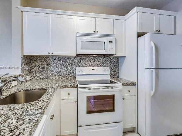 8305 SW 72nd Ave, Unit 102A, Miami, FL 33143