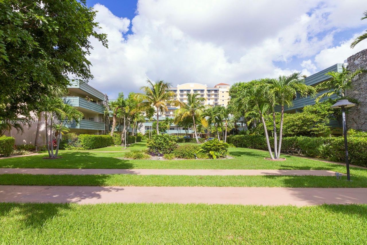 8305 SW 72nd Ave, Unit 102A, Miami, FL 33143 Photo