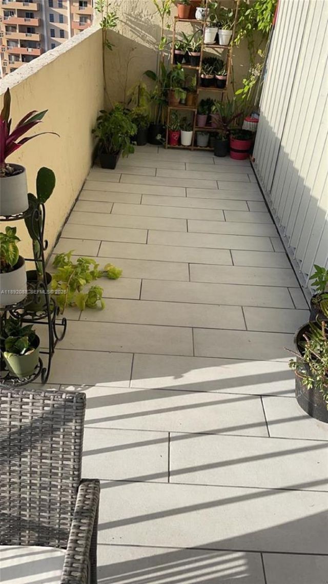 4675 W 18th Ct, Unit 1011, Hialeah, FL 33012 Photo