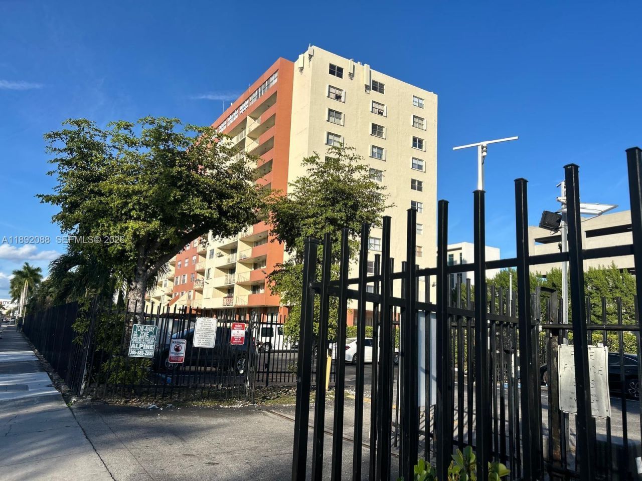 4675 W 18th Ct, Unit 1011, Hialeah, FL 33012 Photo