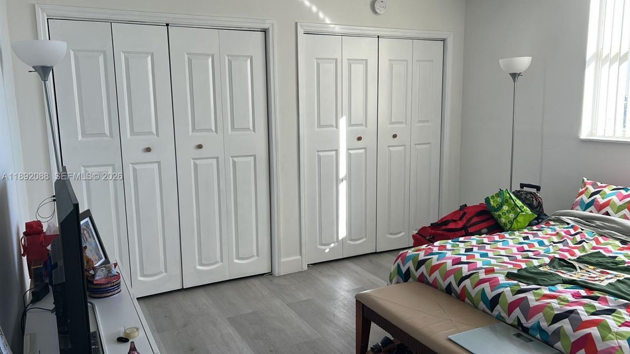 4675 W 18th Ct, Unit 1011, Hialeah, FL 33012 Photo