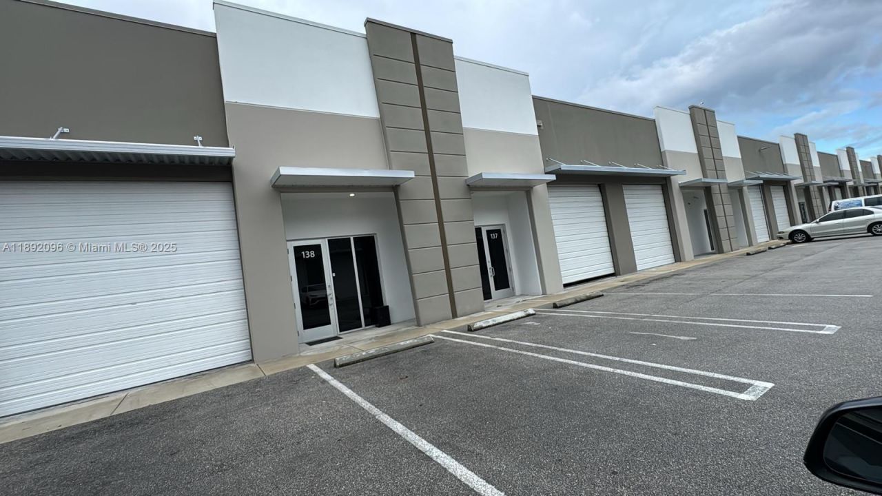 10890 NW 17th St, Unit 138, Sweetwater, FL 33172 Photo