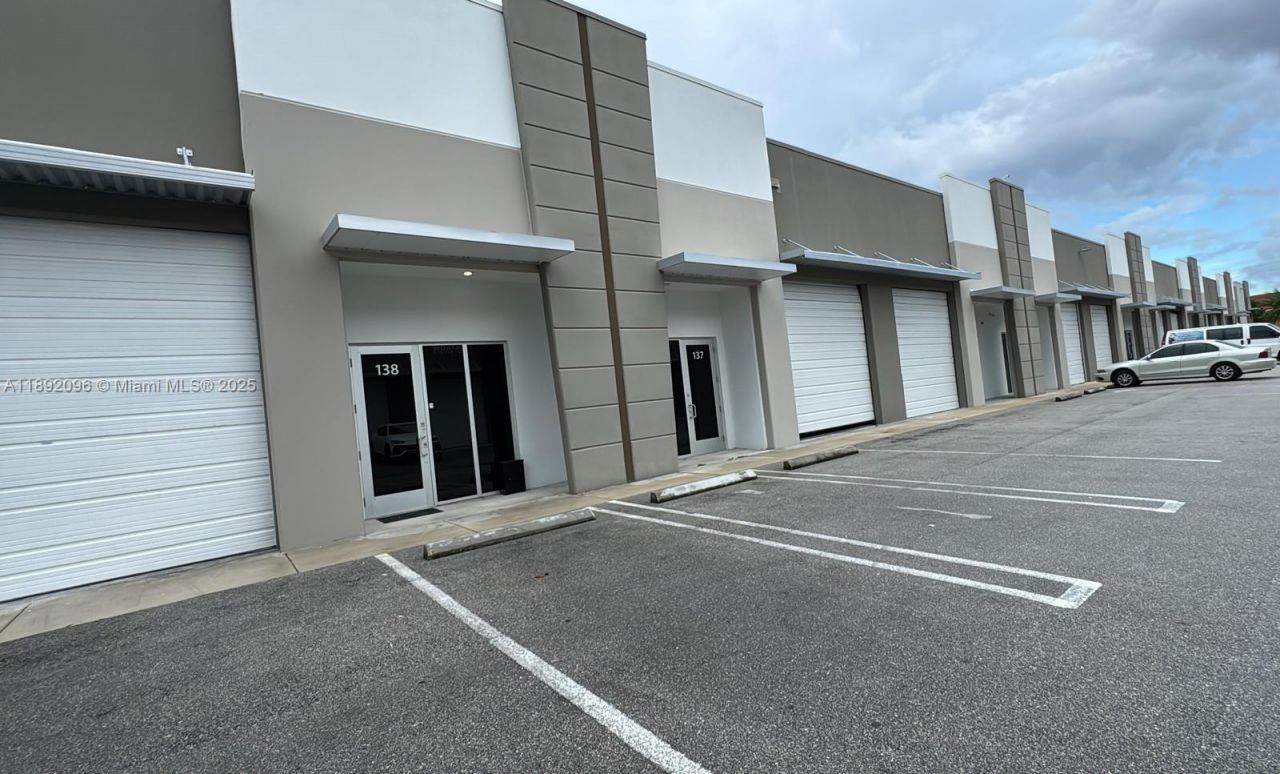 10890 NW 17th St, Unit 138, Sweetwater, FL 33172 Photo