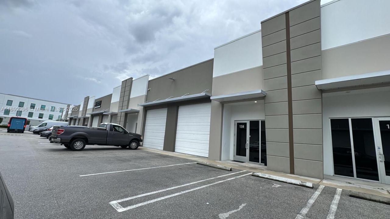 10890 NW 17th St, Unit 138, Sweetwater, FL 33172 Photo