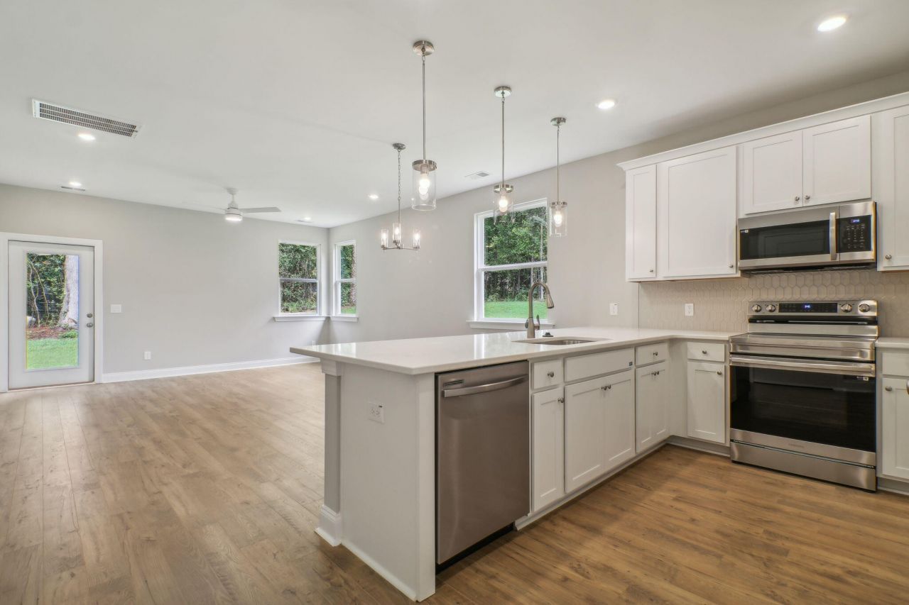 1000 Buggs Lane Photo 10