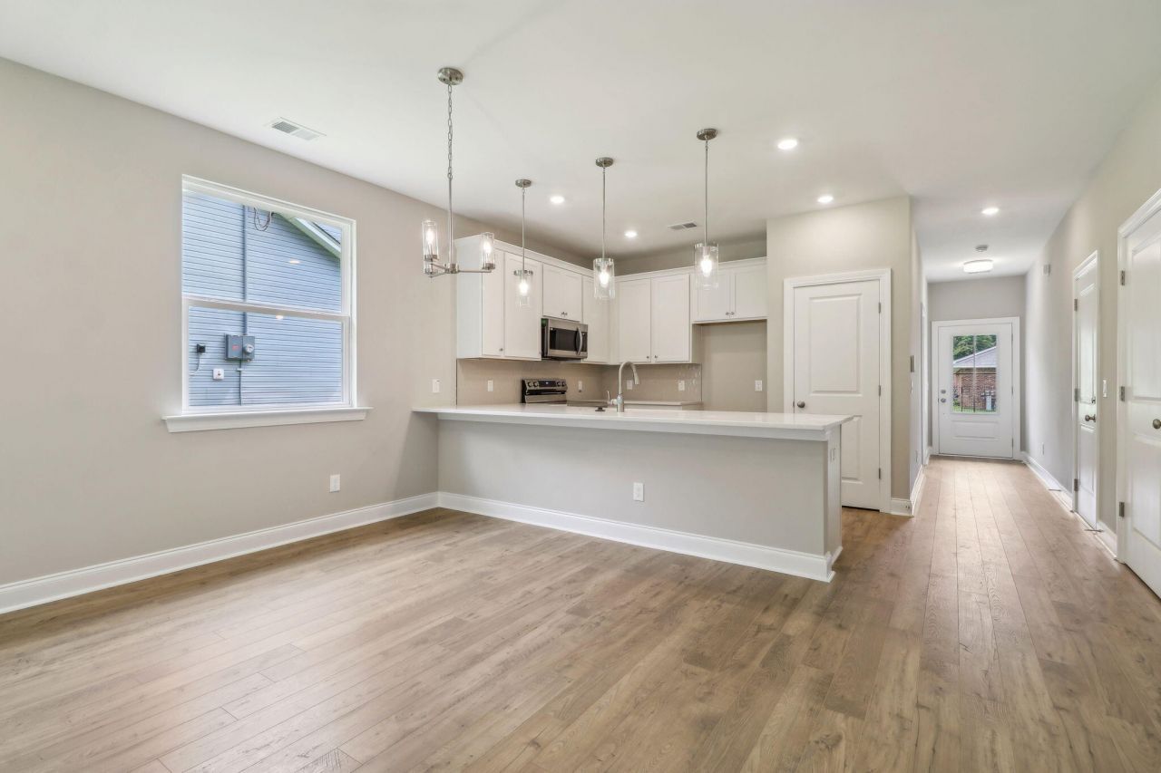 1000 Buggs Lane Photo 13