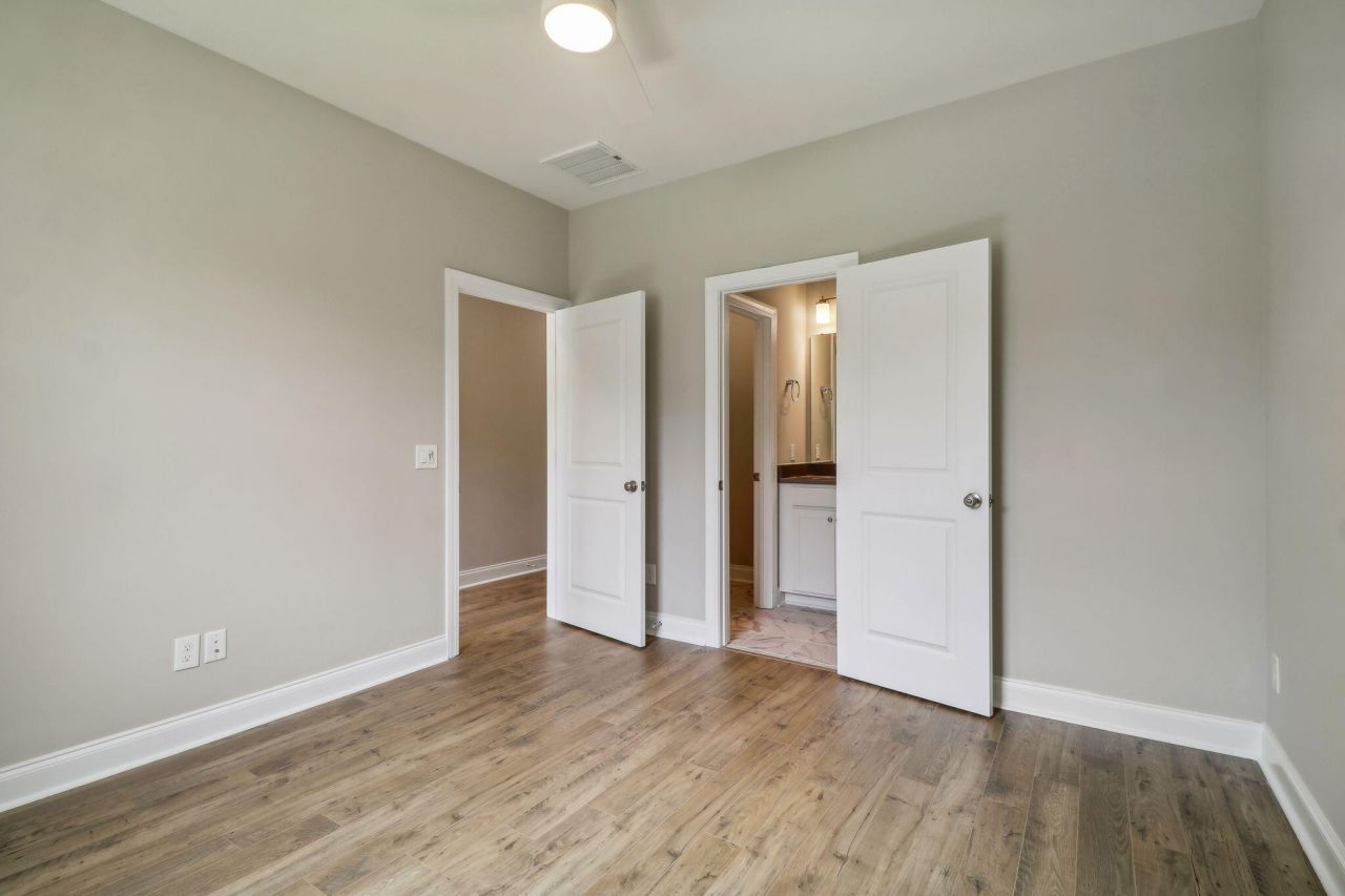 1000 Buggs Lane Photo 15