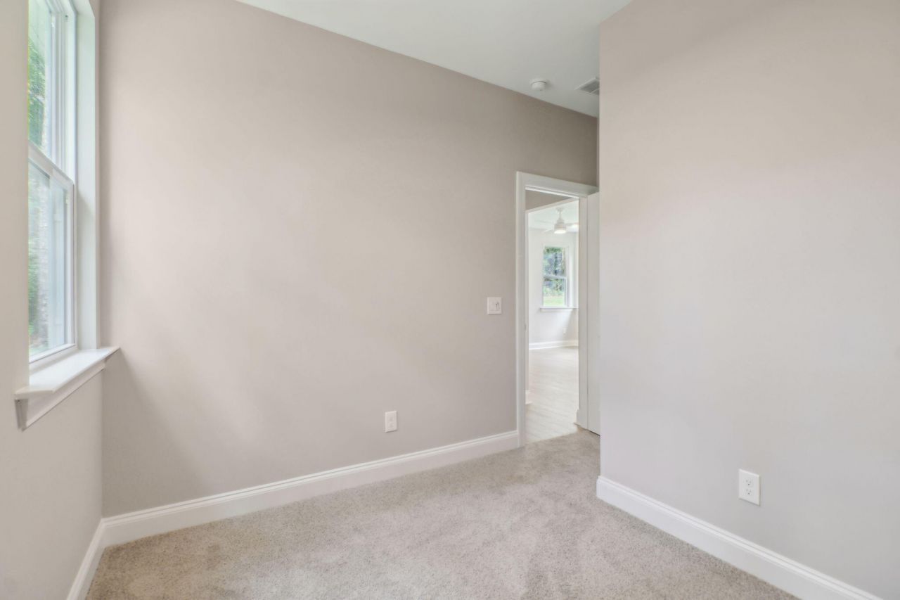 1000 Buggs Lane Photo 24