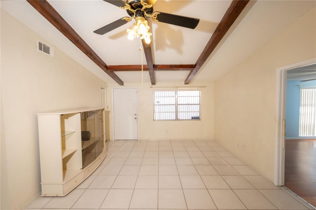 9120 Sandcroft Court, Tampa, FL 33615 Photo