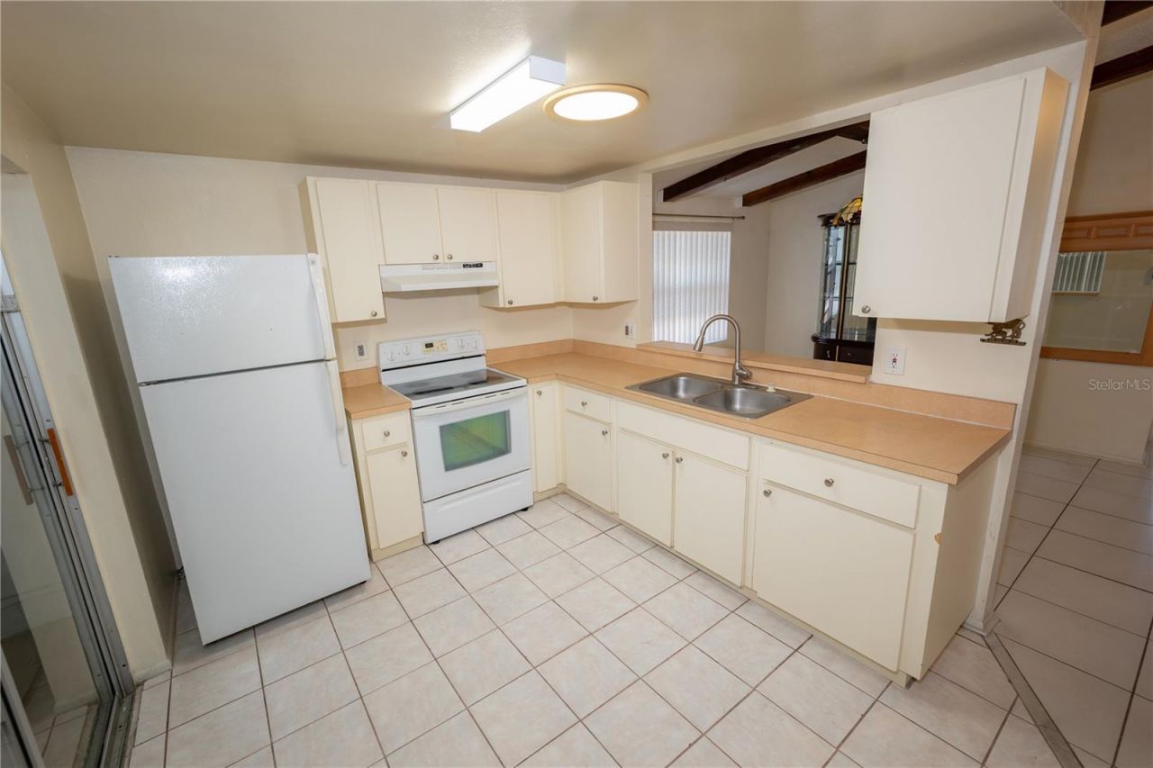 9120 Sandcroft Court, Tampa, FL 33615 Photo