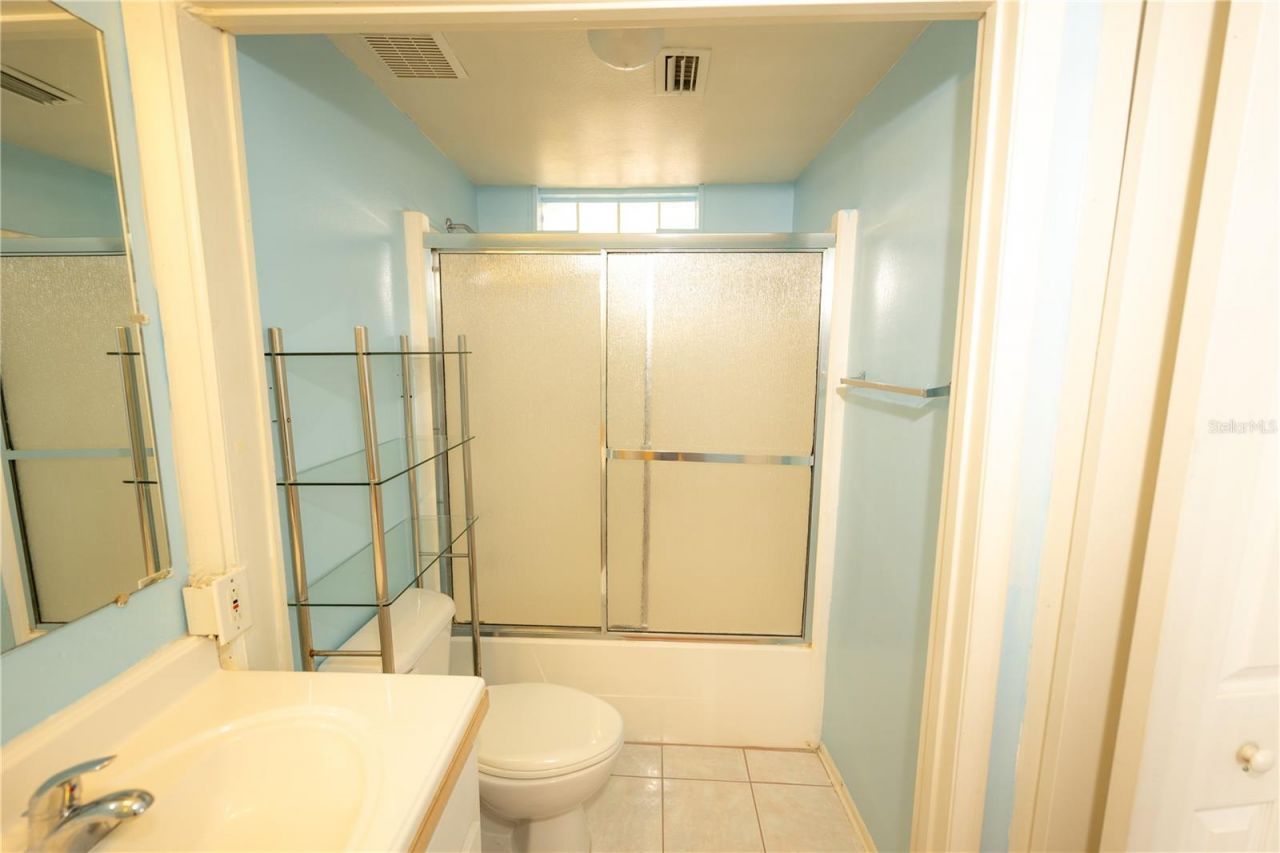 9120 Sandcroft Court, Tampa, FL 33615 Photo