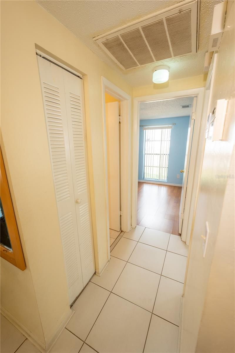 9120 Sandcroft Court, Tampa, FL 33615 Photo