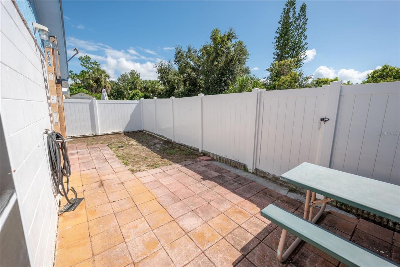 9120 Sandcroft Court, Tampa, FL 33615 Photo