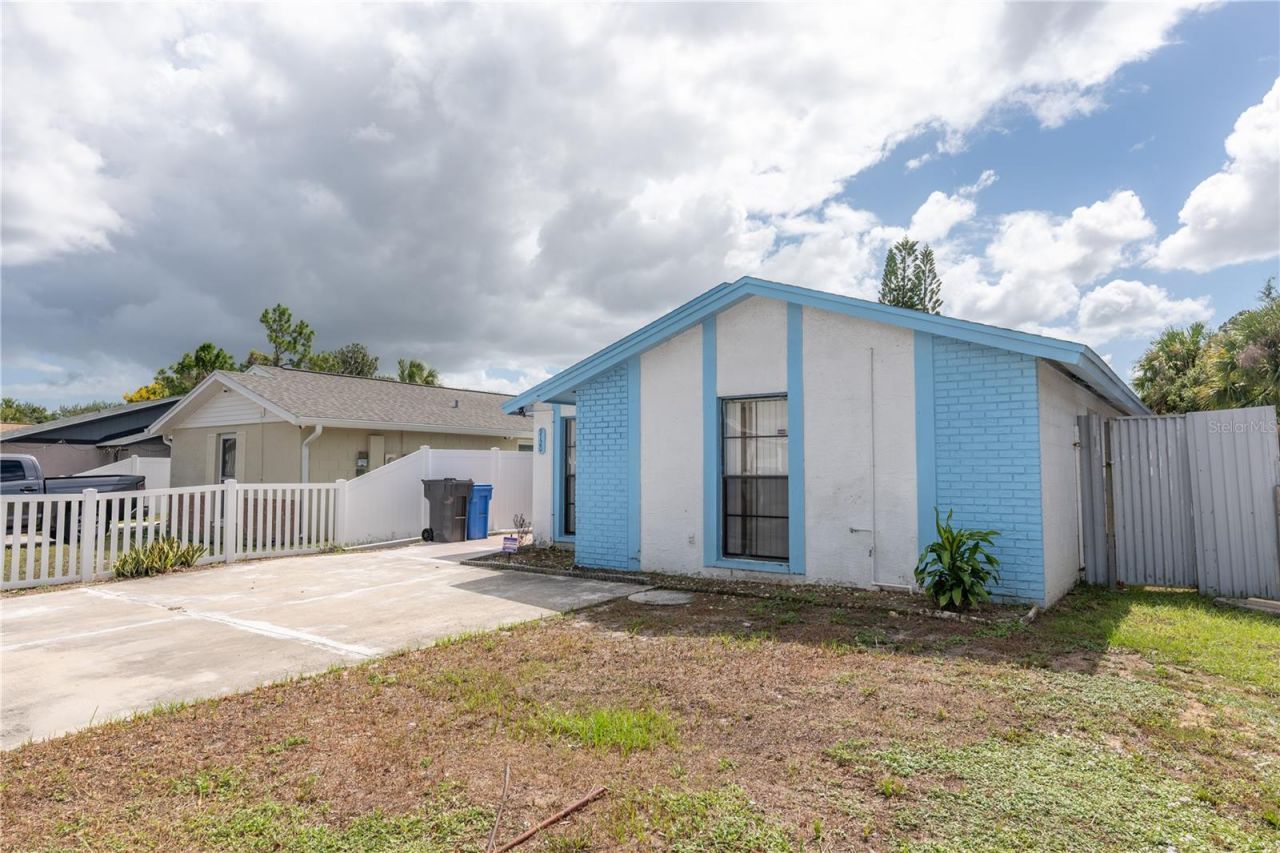 9120 Sandcroft Court, Tampa, FL 33615 Photo