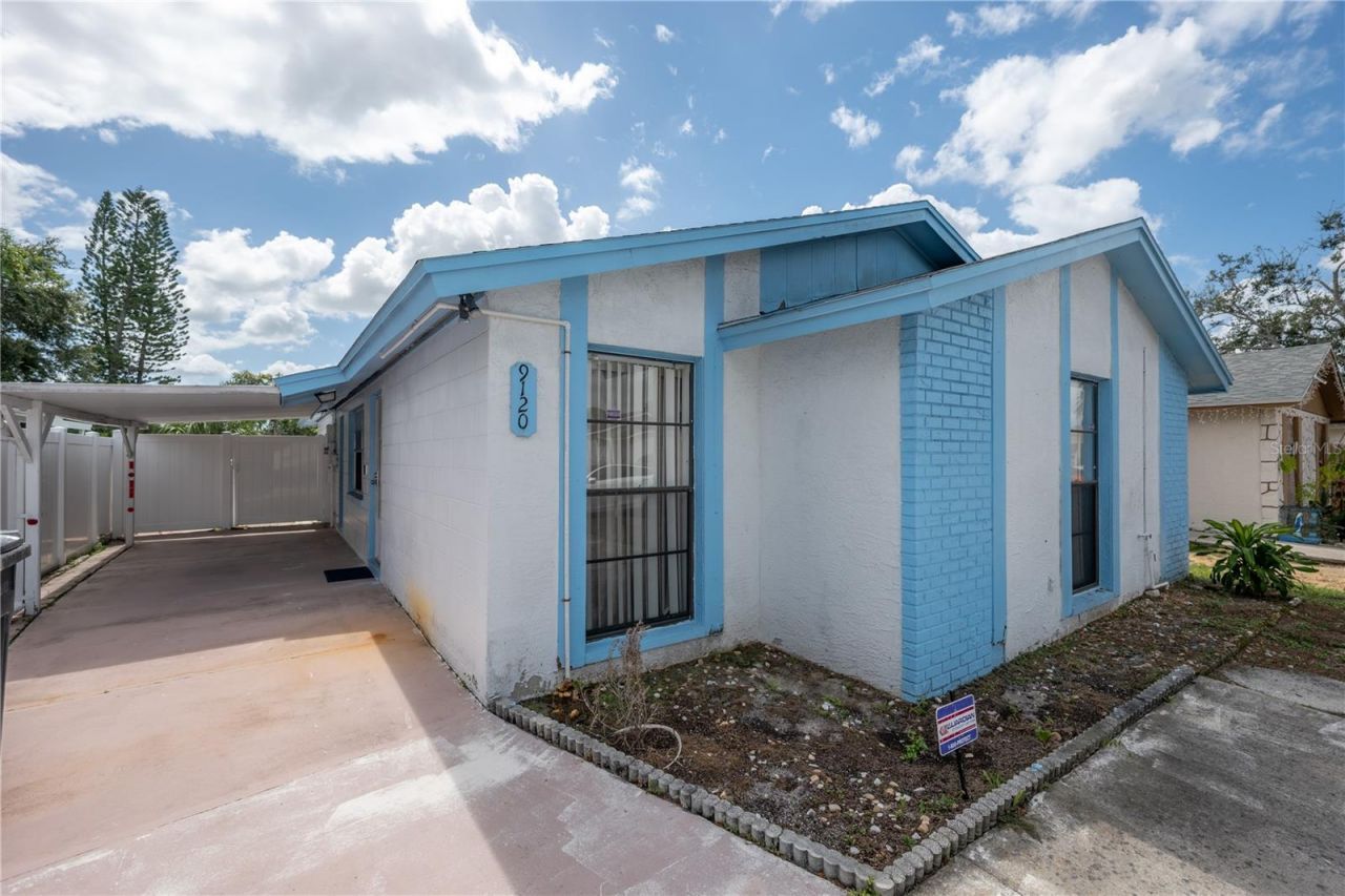 9120 Sandcroft Court, Tampa, FL 33615 Photo