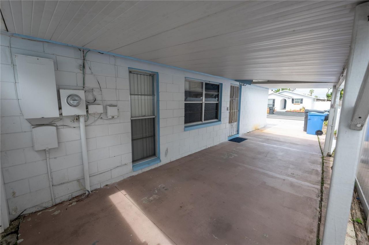 9120 Sandcroft Court, Tampa, FL 33615 Photo