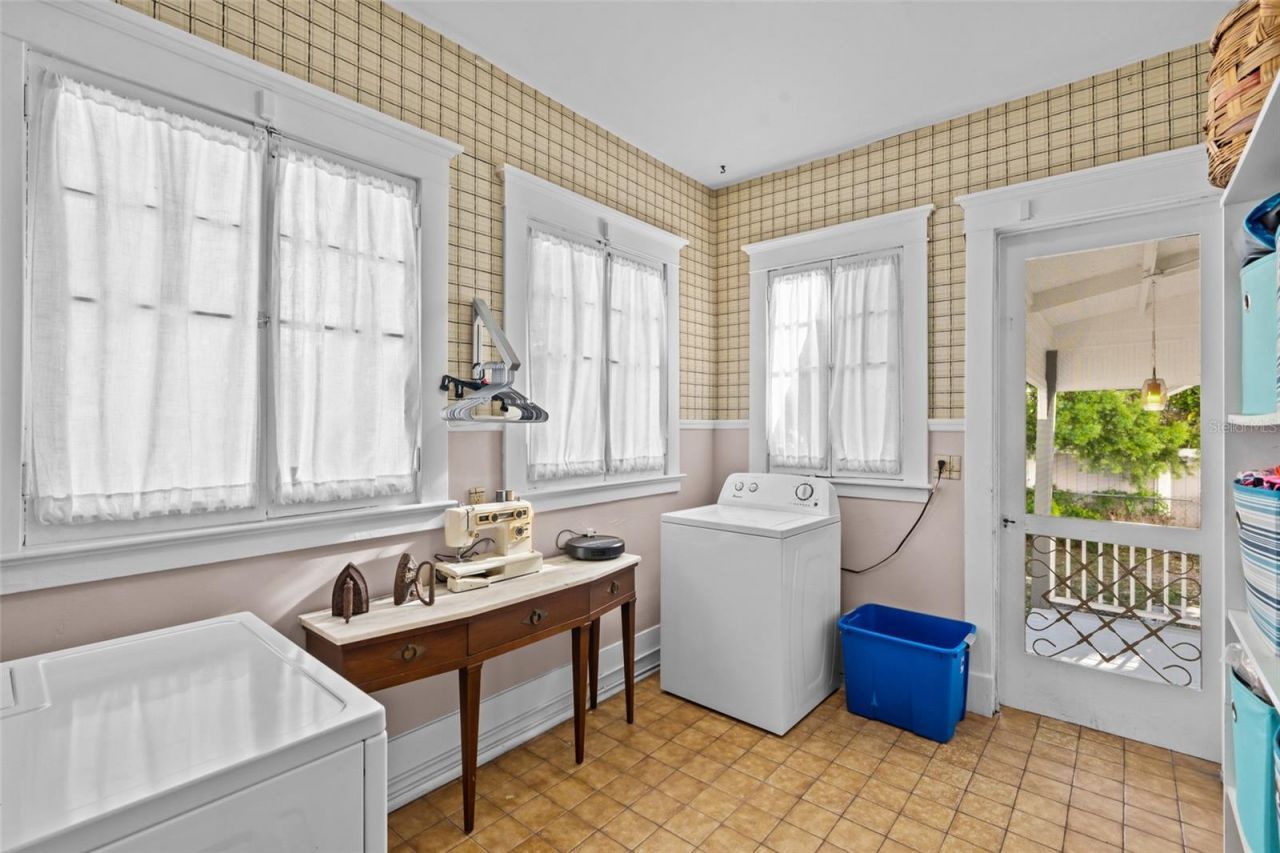 3235 Avocado Drive, Fort Myers, FL 33901 Photo