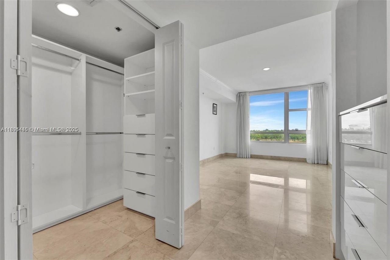 2641 N Flamingo Rd, Unit 603N, Sunrise, FL 33323 Photo