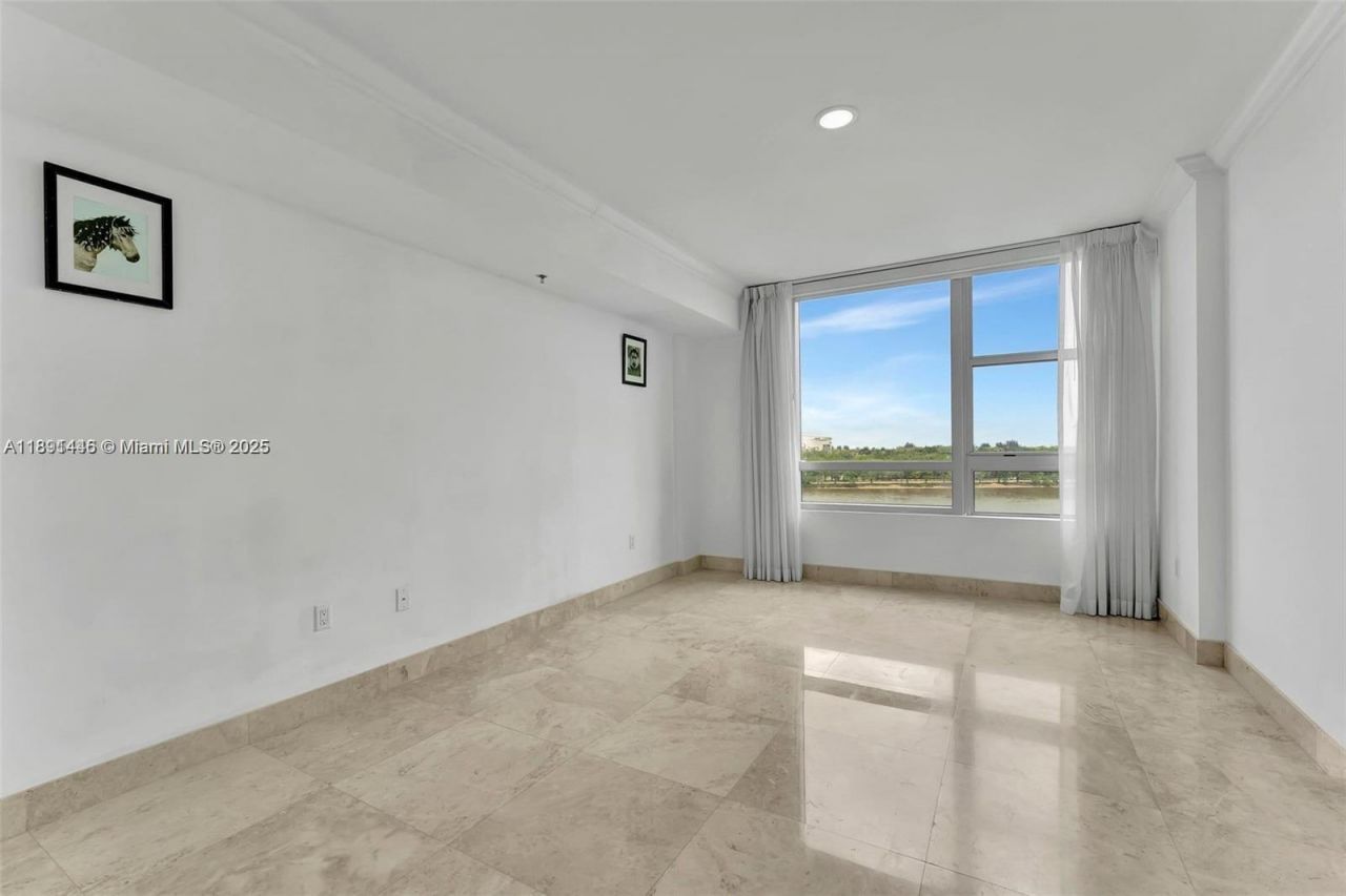 2641 N Flamingo Rd, Unit 603N, Sunrise, FL 33323 Photo