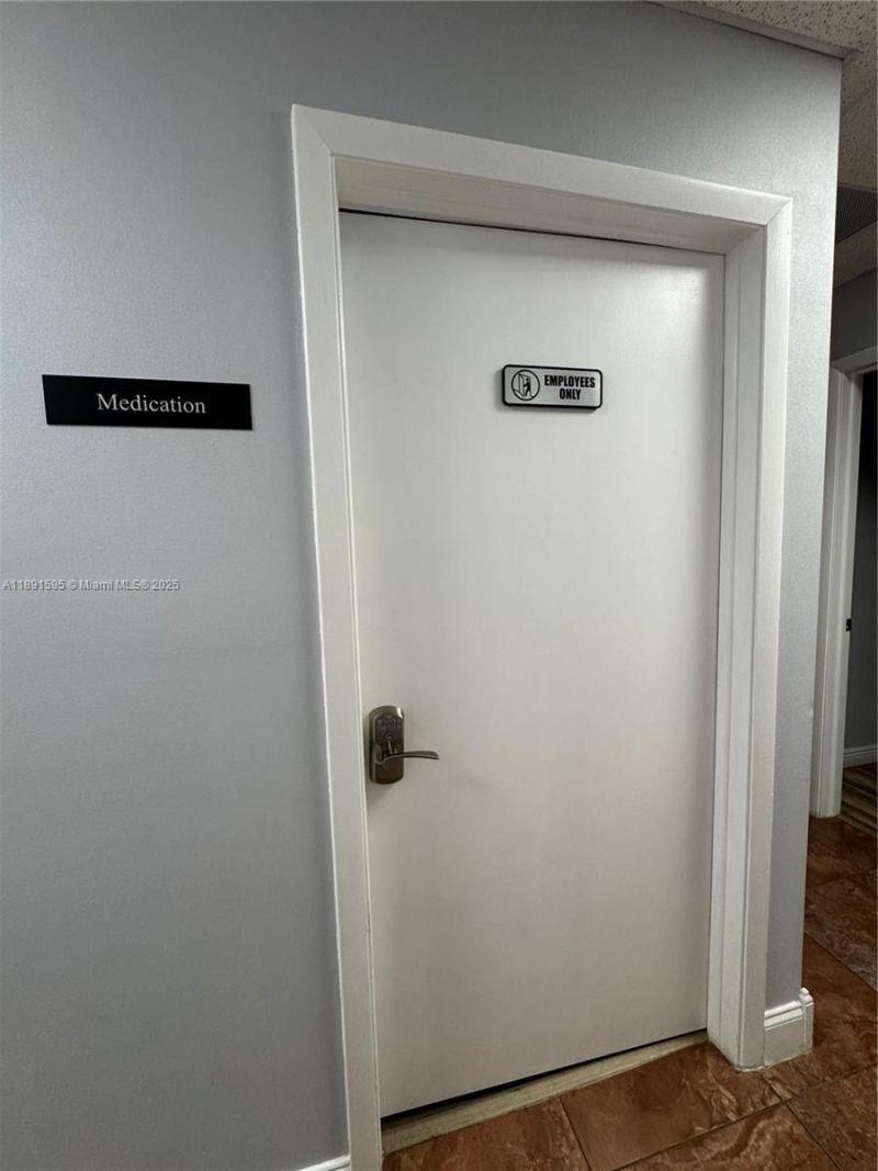 9000 SW 152nd St, Unit 202, Palmetto Bay, FL 33157 Photo