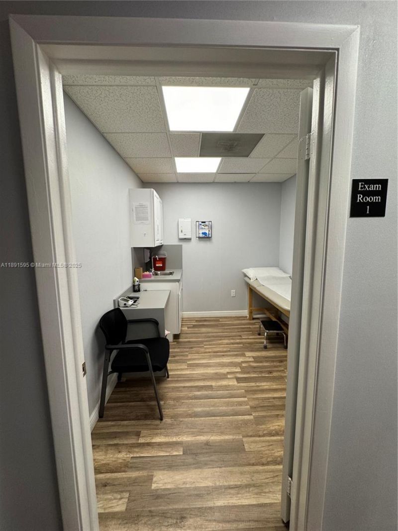 9000 SW 152nd St, Unit 202, Palmetto Bay, FL 33157 Photo