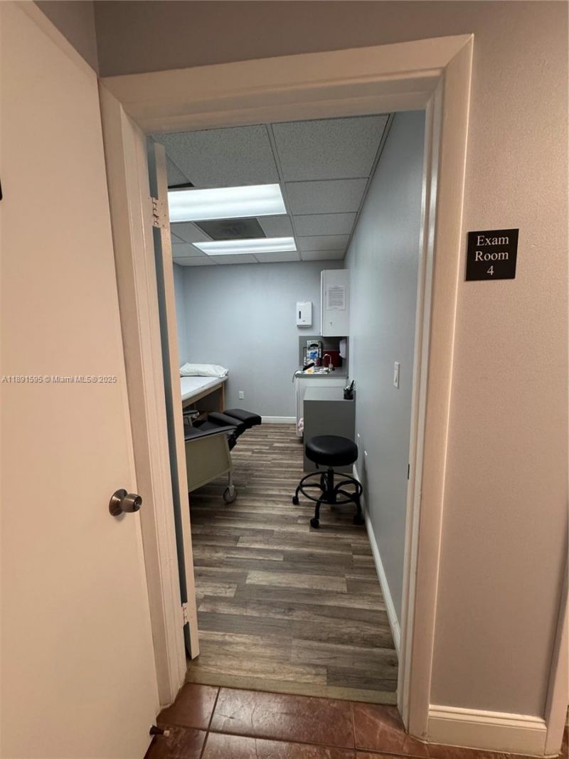 9000 SW 152nd St, Unit 202, Palmetto Bay, FL 33157 Photo