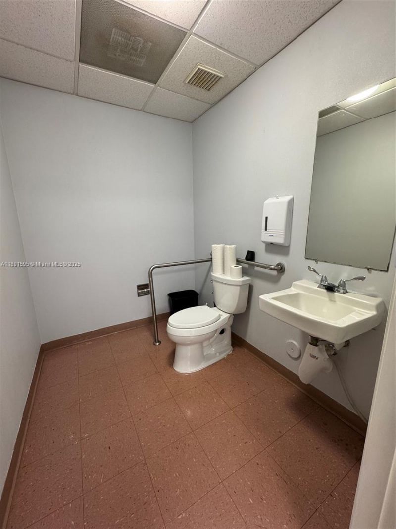 9000 SW 152nd St, Unit 202, Palmetto Bay, FL 33157 Photo