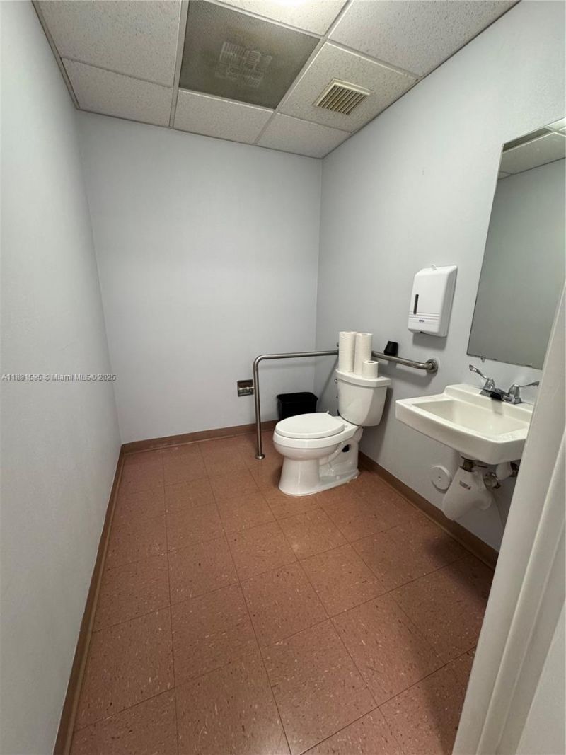 9000 SW 152nd St, Unit 202, Palmetto Bay, FL 33157 Photo