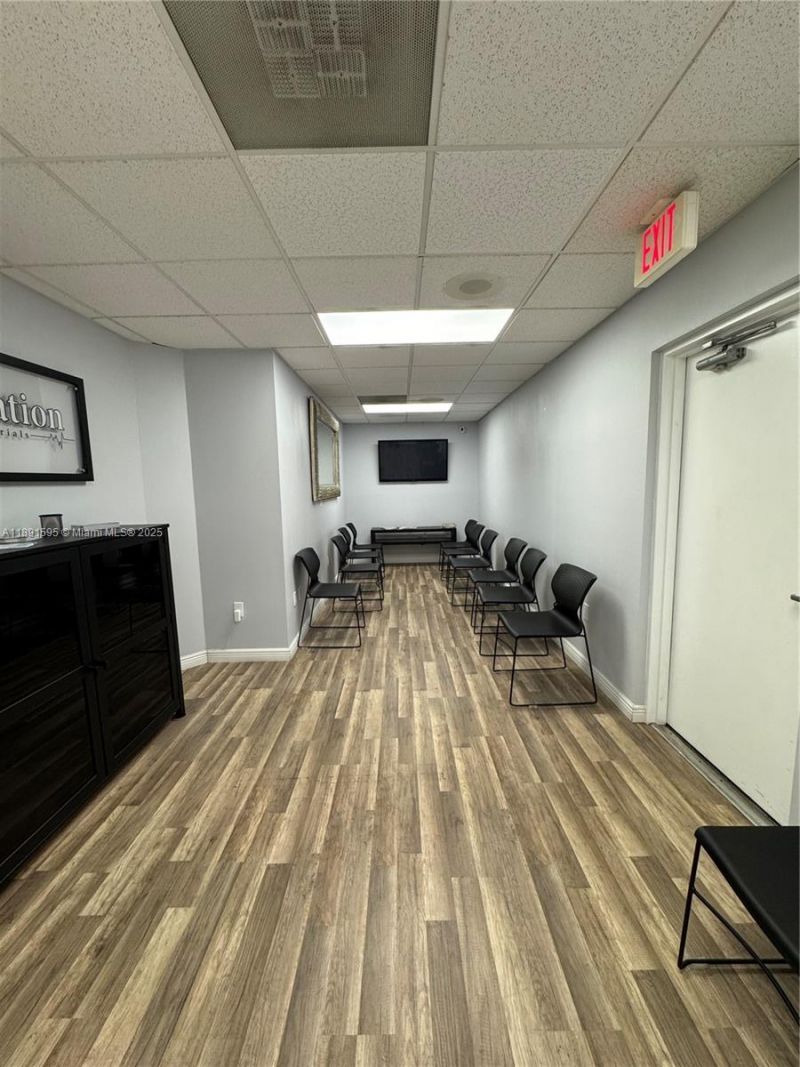 9000 SW 152nd St, Unit 202, Palmetto Bay, FL 33157 Photo