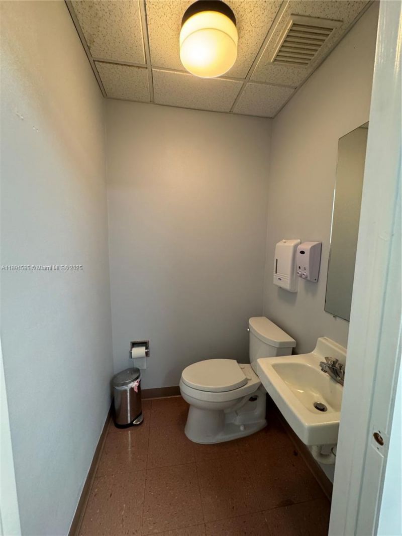 9000 SW 152nd St, Unit 202, Palmetto Bay, FL 33157 Photo