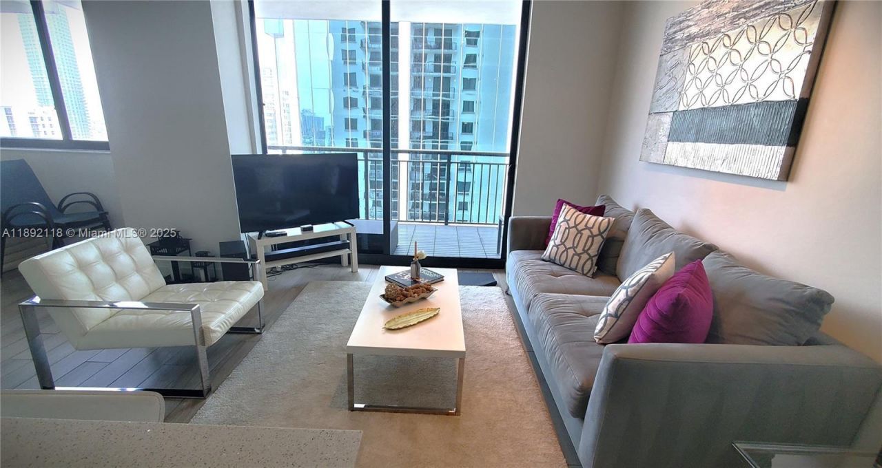 999 SW 1st Ave, Unit 2115, Miami, FL 33130 Photo