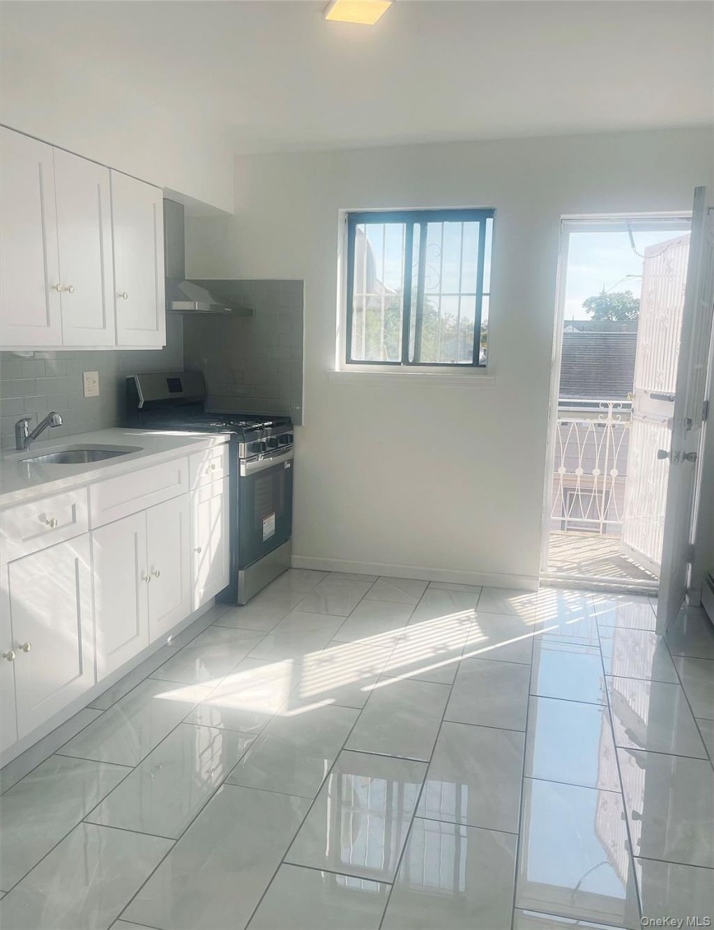 18-11 123rd Street, Unit 4F, College Point, NY 11356 Main Photo