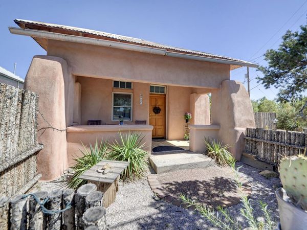 1913 LOMAS Boulevard NW, Albuquerque, NM 87104