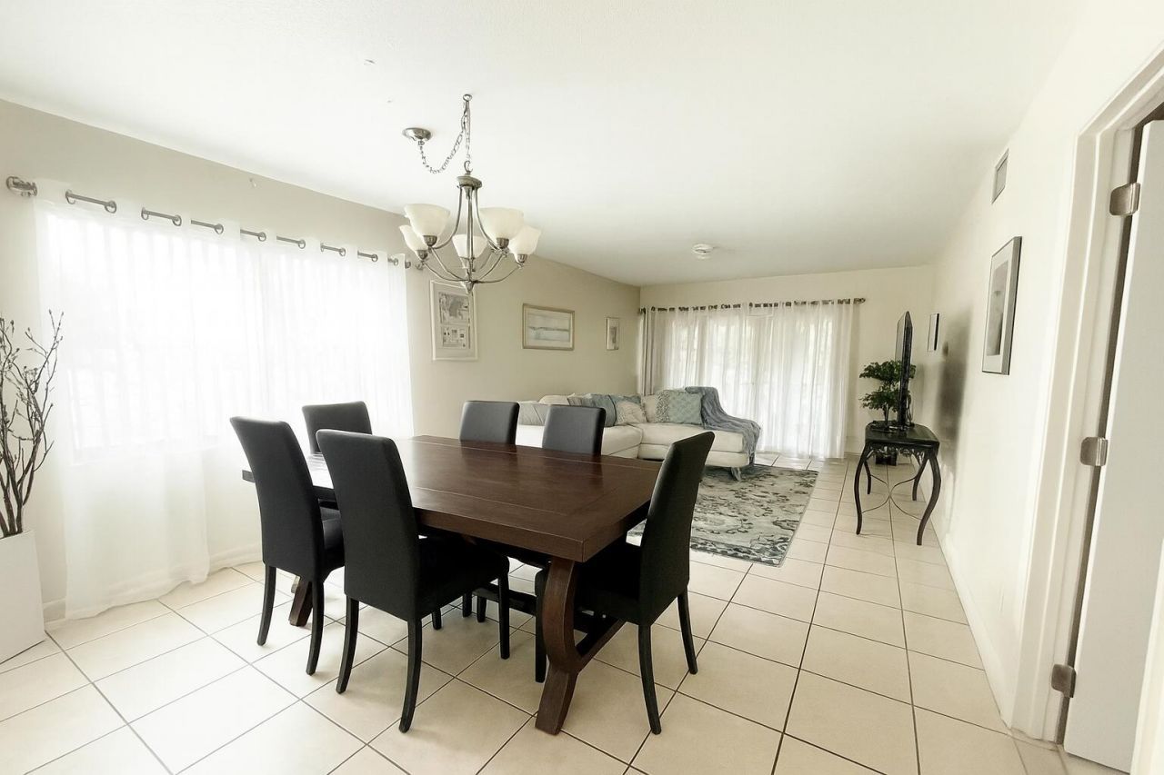 5975 Forest Hill Boulevard, Unit 101, West Palm Beach, FL 33415 Photo