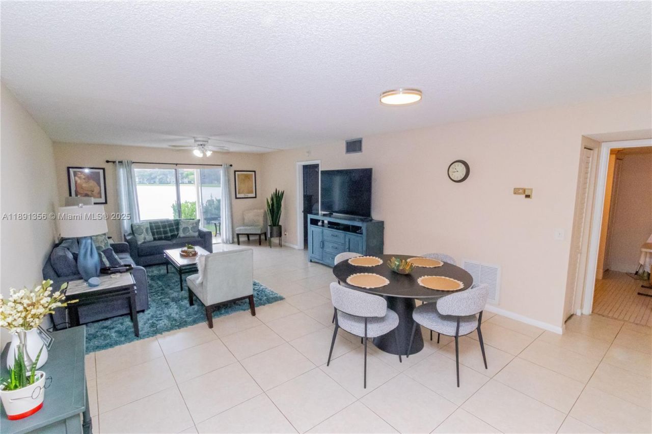 13100 SW 11th Ct, Unit 107C, Pembroke Pines, FL 33027 Photo