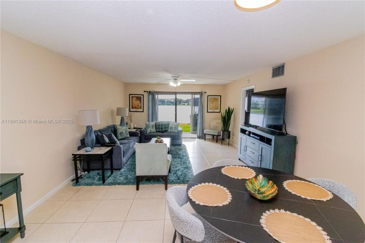13100 SW 11th Ct, Unit 107C, Pembroke Pines, FL 33027 Photo