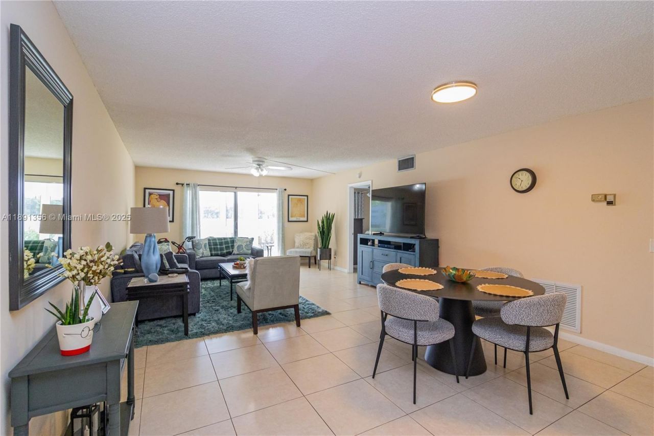 13100 SW 11th Ct, Unit 107C, Pembroke Pines, FL 33027 Photo