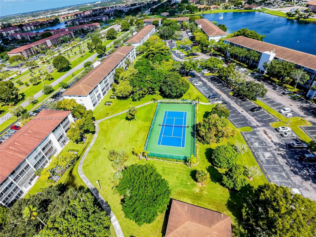 13100 SW 11th Ct, Unit 107C, Pembroke Pines, FL 33027 Photo