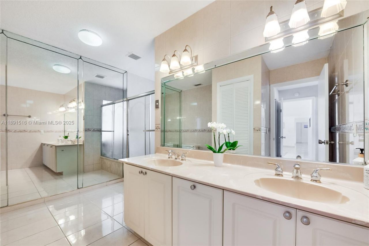 8345 SW 168th Ter, Palmetto Bay, FL 33157 Photo