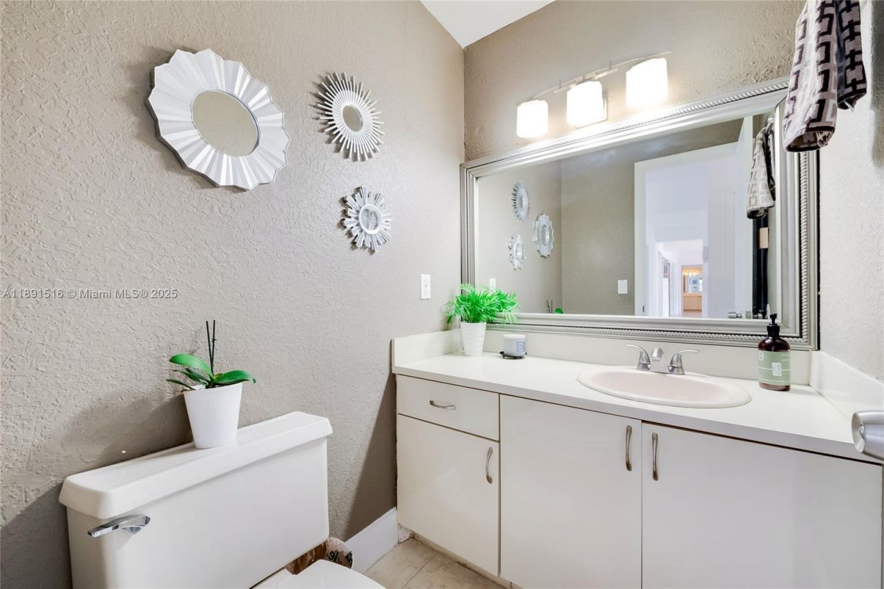 8345 SW 168th Ter, Palmetto Bay, FL 33157 Photo