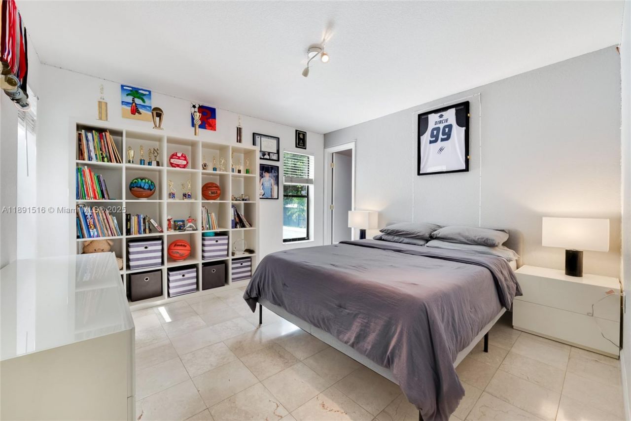 8345 SW 168th Ter, Palmetto Bay, FL 33157 Photo