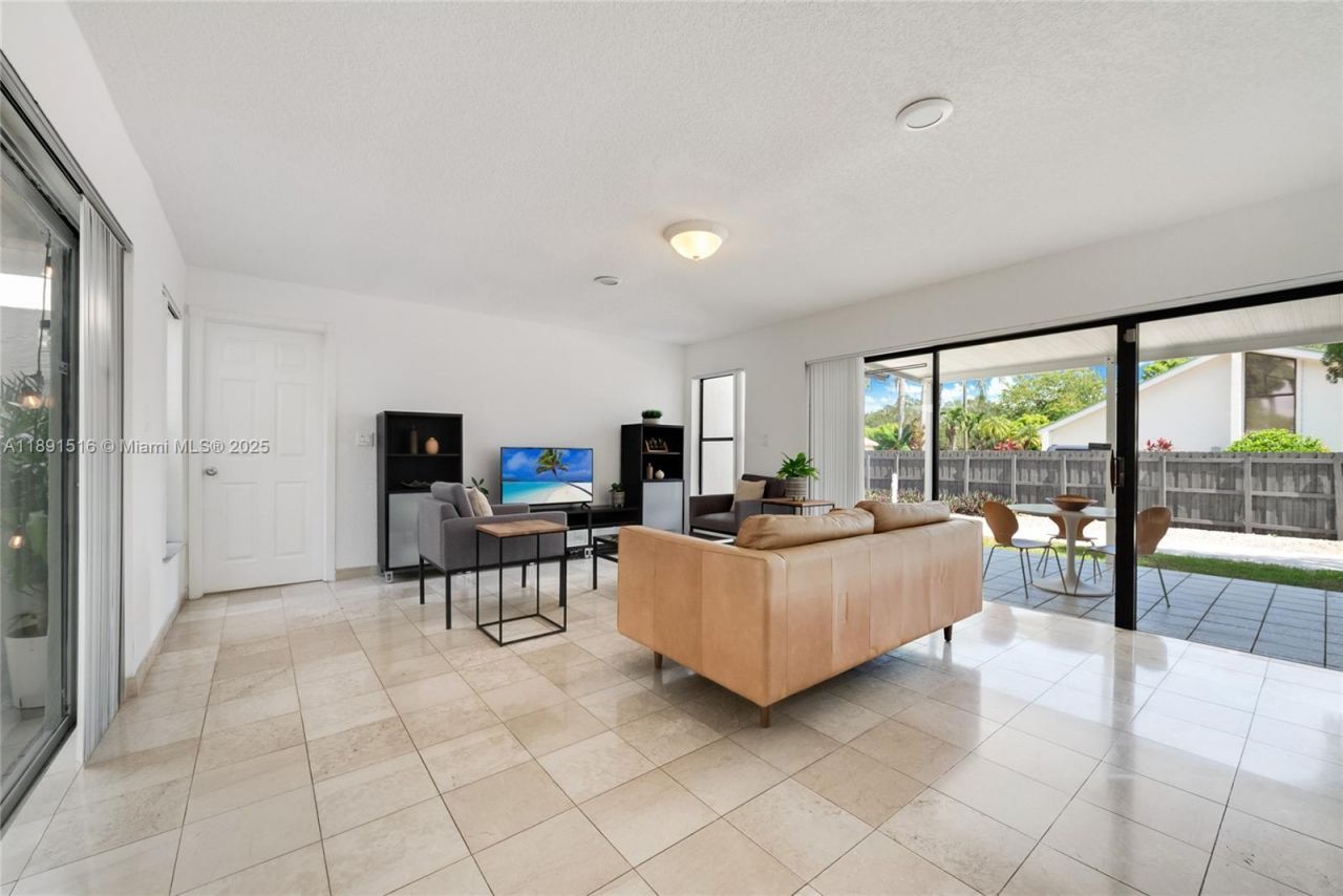 8345 SW 168th Ter, Palmetto Bay, FL 33157 Photo