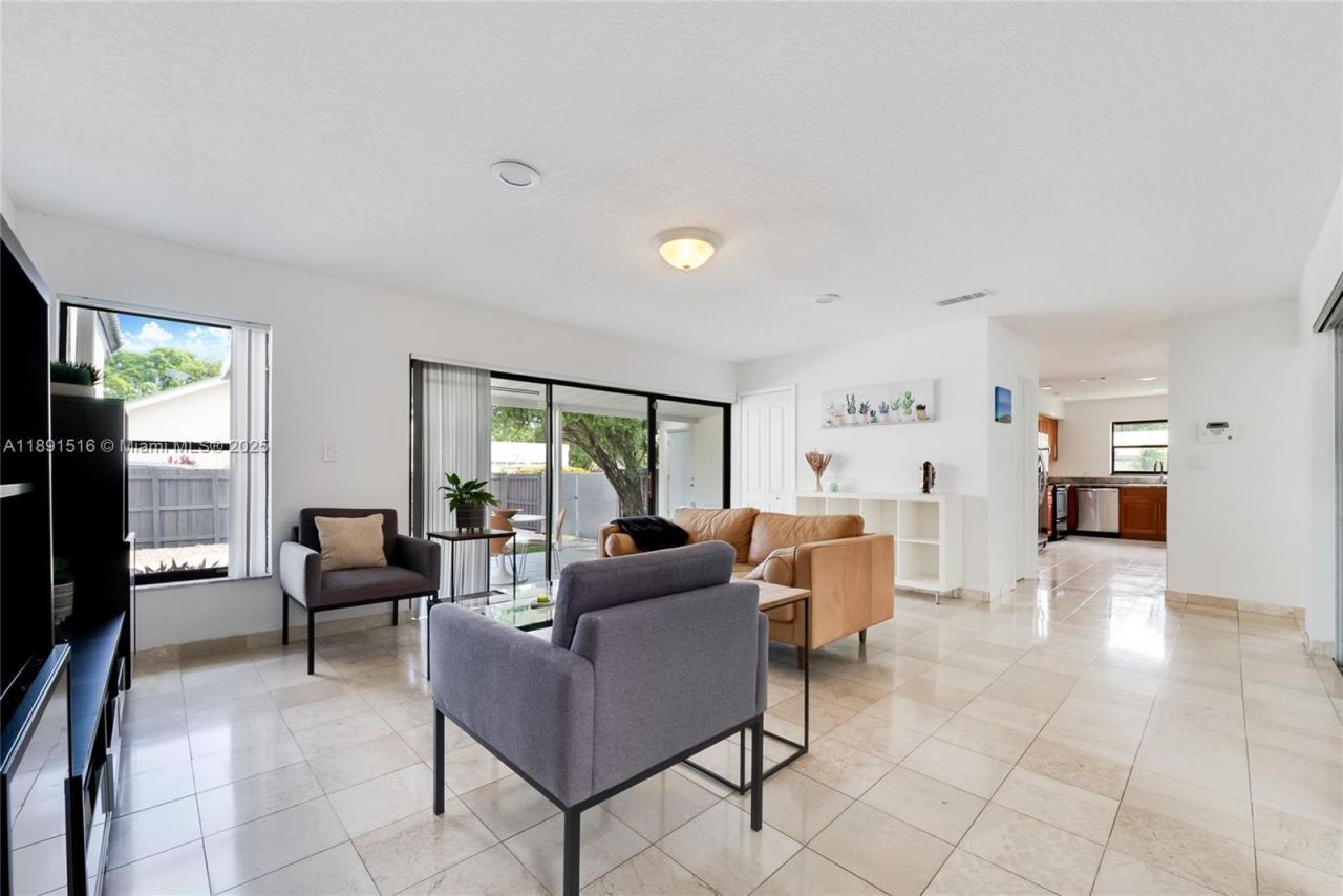 8345 SW 168th Ter, Palmetto Bay, FL 33157 Photo