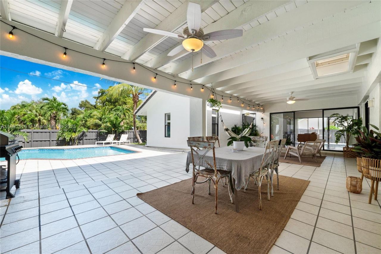 8345 SW 168th Ter, Palmetto Bay, FL 33157 Photo