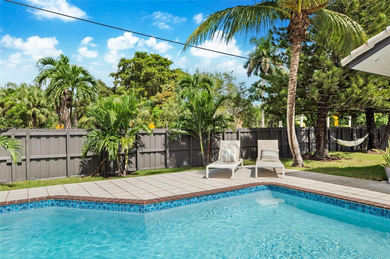 8345 SW 168th Ter, Palmetto Bay, FL 33157 Photo