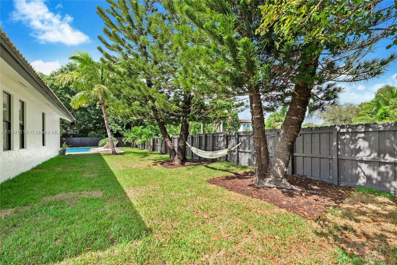 8345 SW 168th Ter, Palmetto Bay, FL 33157 Photo